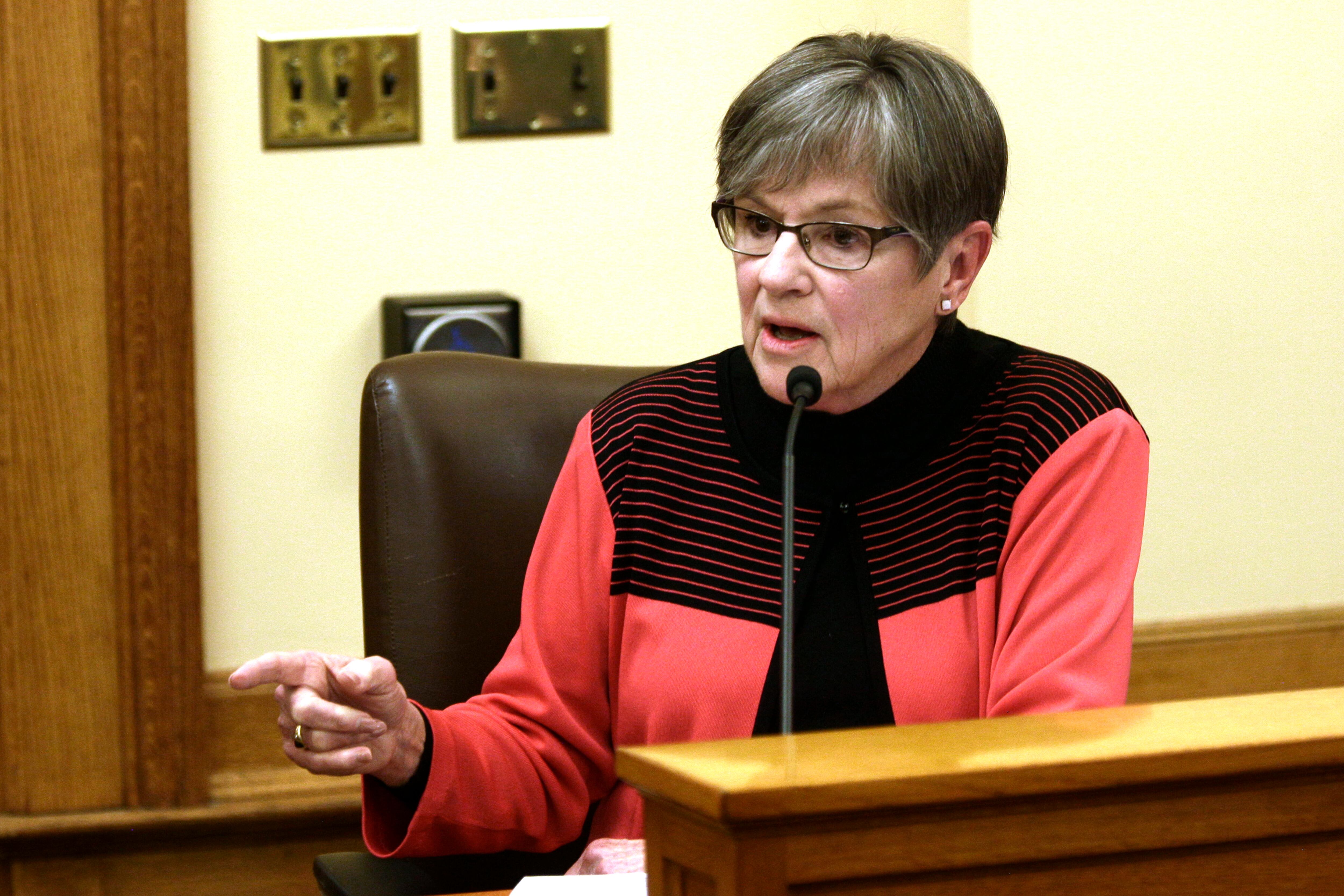 Kansas governor announces legislative special session - Vimarsana News